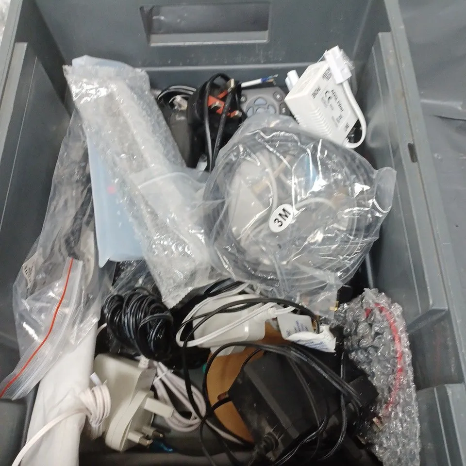 BOX OF APPROXIMATELY 20 ASSORTED ELECTRICAL ITEMS TO INCLUDE CABLES, REMOTE CONTROLS AND PLUGS