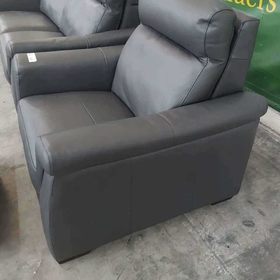 QUALITY ITALIAN DESIGNER ADRIANO LOUNGE SUITE, COMPRISING POWER RECLINING THREE SEATER SOFA, EASY CHAIR & STORAGE FOOTSTOOL