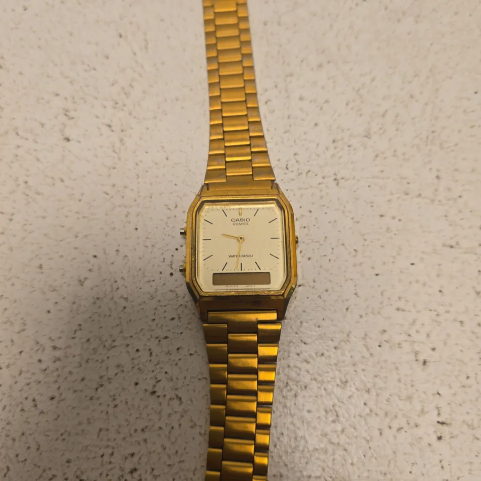 CASIO QUARTZ GOLD-TONE RECTANGULAR WATCH – METAL BRACELET