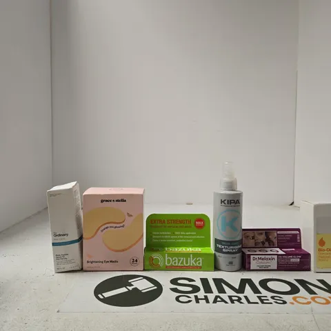 TOTE OF APPROXIMATELY 15 ASSORTED BEAUTY PRODUCTS INCLUDING THE ORDINARY MULTI-PEPTIDE SERUM FOR HAIR DENSITY, GRACE & STELLA BRIGHTENING EYE MASKS AND BAZUKA TREATMENT FOR VERUCAS AND WARTS