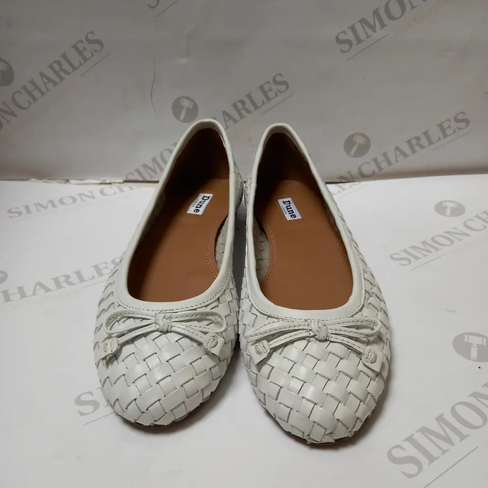 WHITE LEATHER WOVEN BALLERINA SHOES SIZE 7