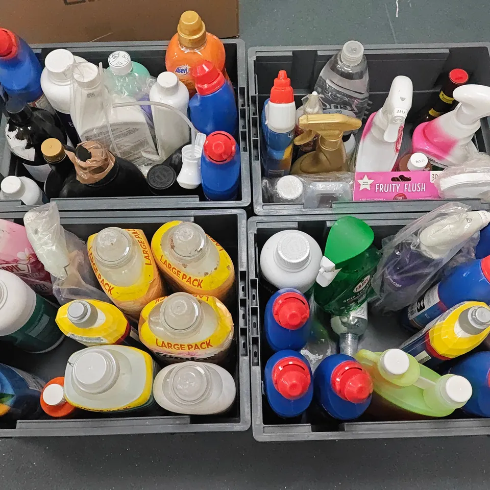 LOT OF APPROXIMATELY 50 ASSORTED HOME CLEANING LIQUID ITEMS TO INCLUDE FINISH, DETTOL AND FABULOSA
