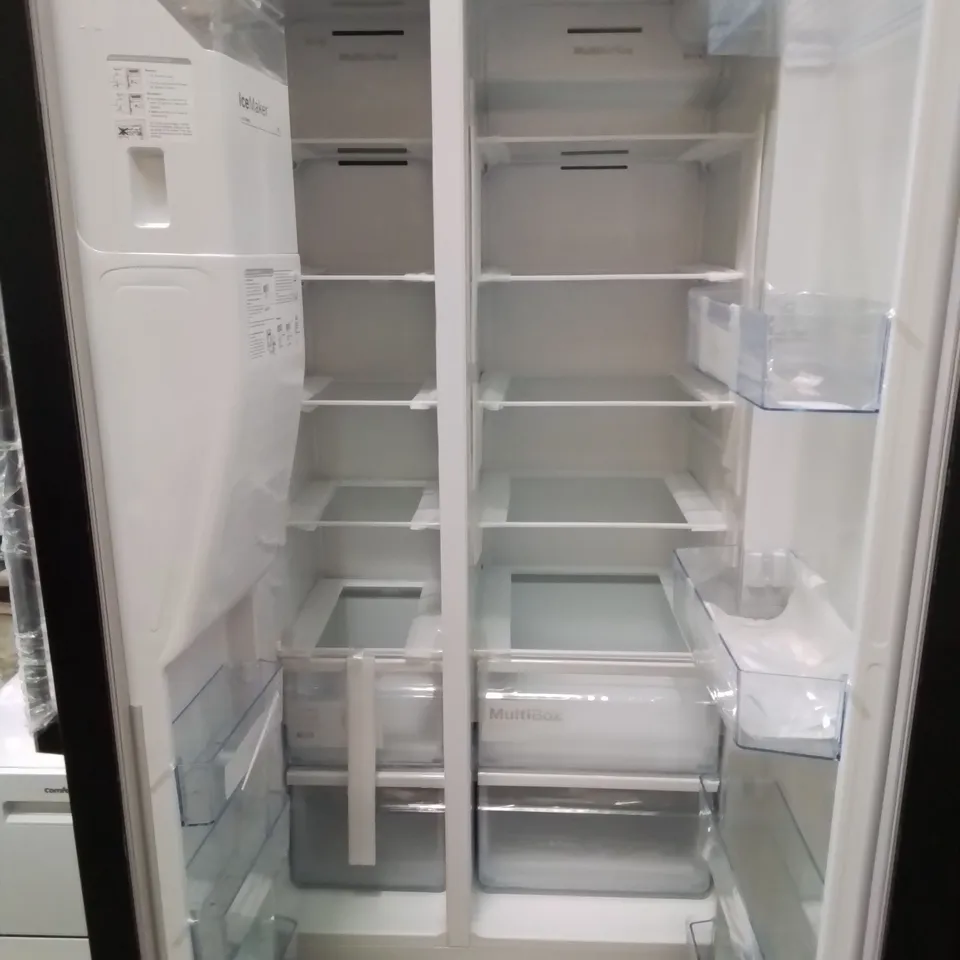 BOSCH SERIE 6 FRIDGE FREEZER WITH NO FROST IN BLACK - (KAD93VBFPG)