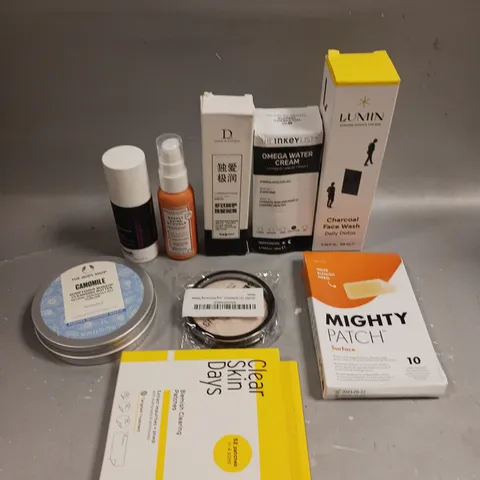 APPROXIMATELY 20 ASSORTED HEALTH & BEAUTY PRODUCTS TO INCLUDE BLEMISH CLEARING PATCHES, OMEGA WATER CREAM, CHARCOAL FACE WASH ETC