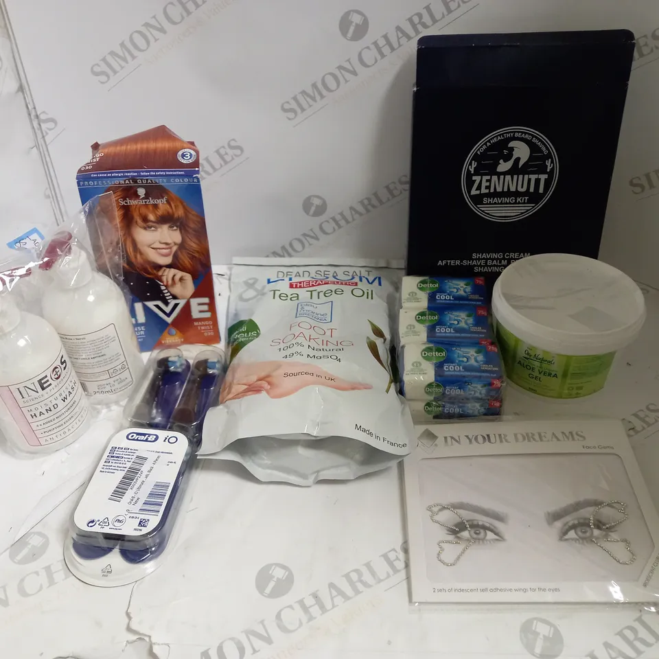 BOX OF ASSORTED COSMETIC ITEMS TO INCLUDE HAIR DYE, ZENNUTT SHAVING KIT AND ALOE VERA GEL 