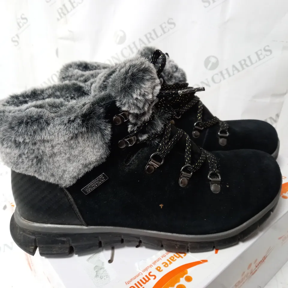 SKETCHERS SYNERGY BLACK SIZE 5.5