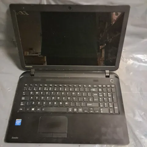 UNBOXED TOSHIBA SATELLITE C50-B-14D INTEL INSIDE 