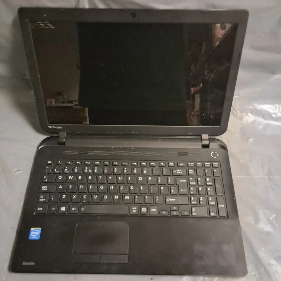 UNBOXED TOSHIBA SATELLITE C50-B-14D INTEL INSIDE 