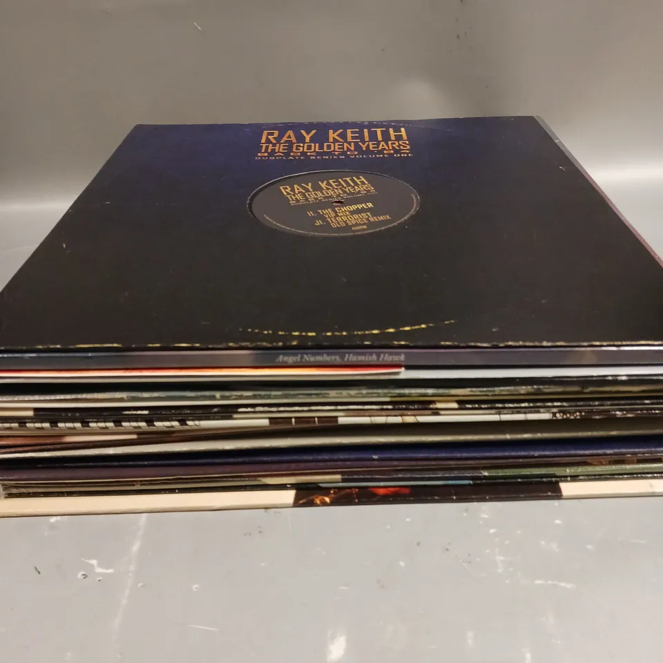 APPROXIMATELY 15 ASSORTED VINYLS TO INCLUDE RAY KEITH, HAMISH HAWK, BARBRA STREISAND ETC