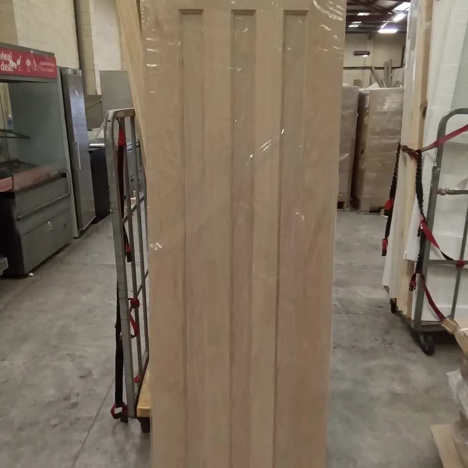 PACKAGED 1980MM X 610MM VERTICAL 3 PANNEL OAK VENEER INTERNAL DOOR