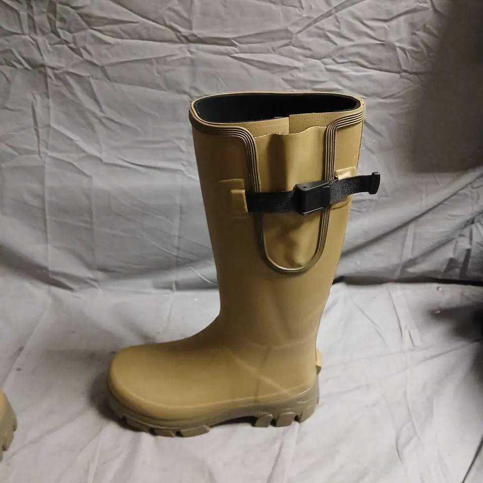 SAVAGE ISLAND KNEE-HIGH RUBBER RAIN BOOTS WITH BUCKLE STRAP - SIZE UK 4
