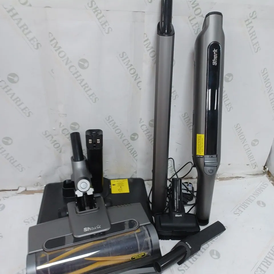 BOXED SHARK WANDVAC 2-IN-1 LIGHTWEIGHT CORDLESS HANDHELD VACUUM CLEANER