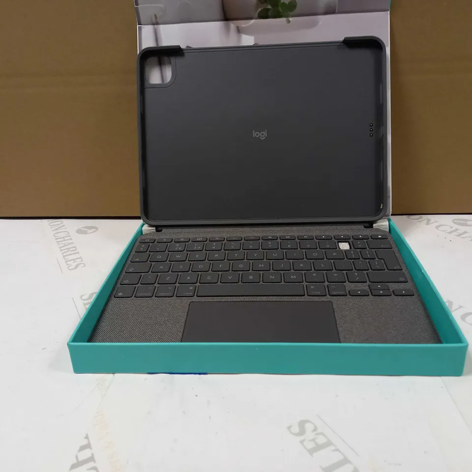 LOGITECH COMBO TOUCH IPAD PRO 11" KEYBOARD CASE