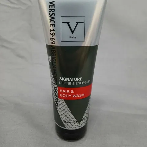 TWELVE VERSACE SIGNATURE HAIR & BODY WASH – 250 ML