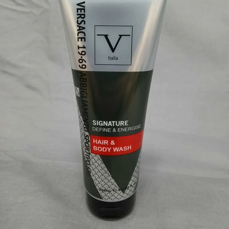 TWELVE VERSACE SIGNATURE HAIR & BODY WASH – 250 ML