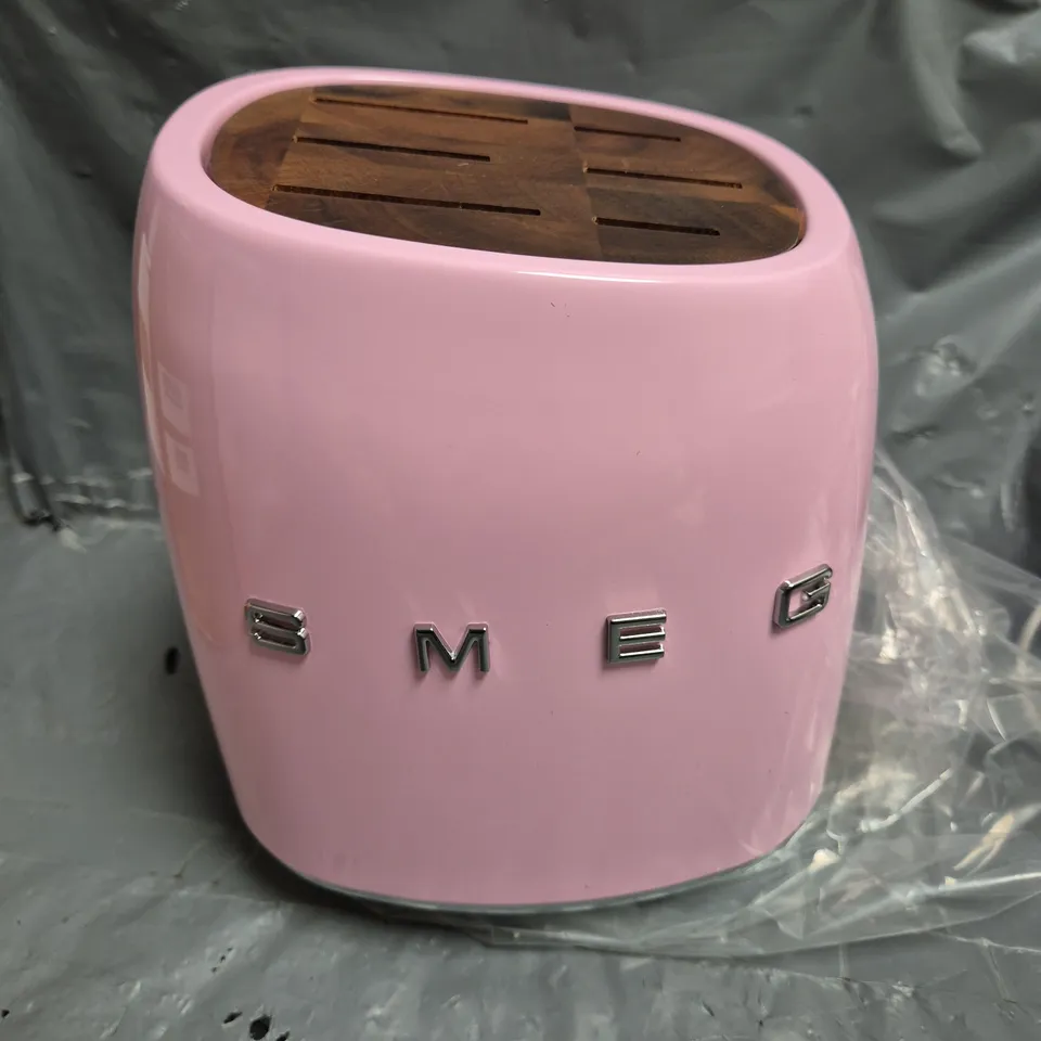 BOXED SMEG KNIFE BLOCK IN PINK 