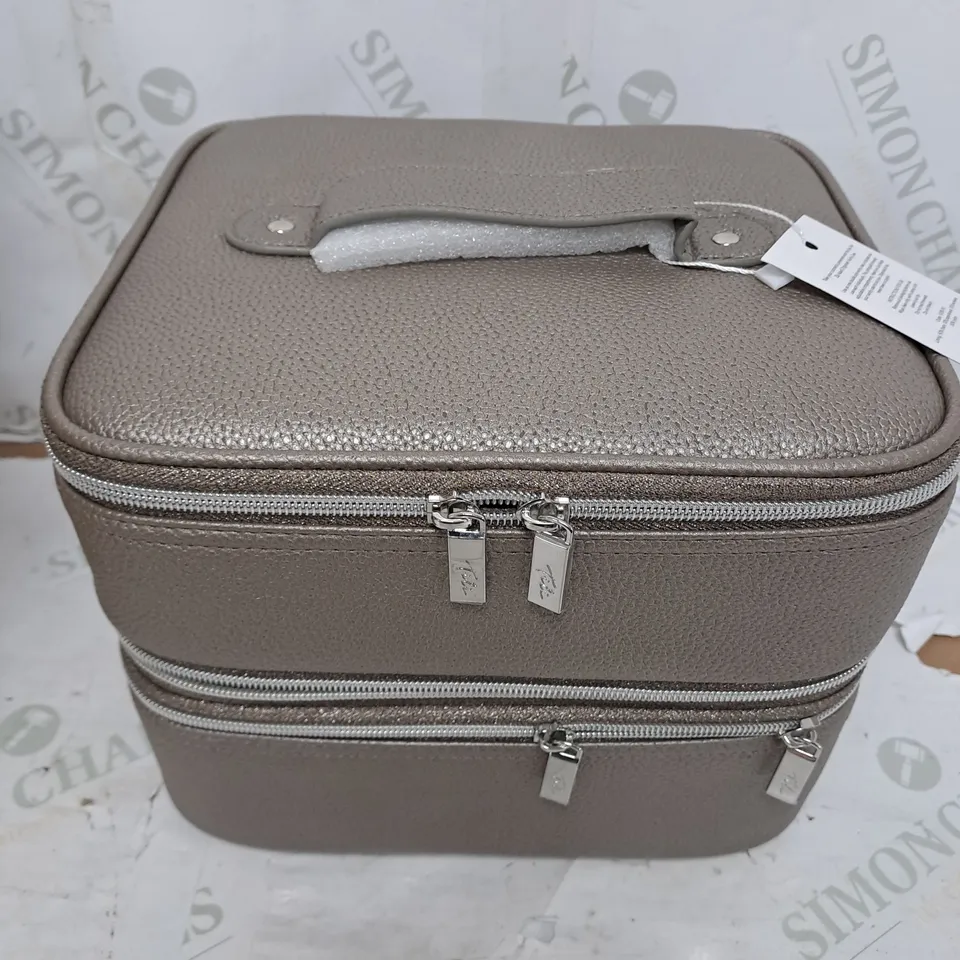 TILI VANITY CASE - PEWTER