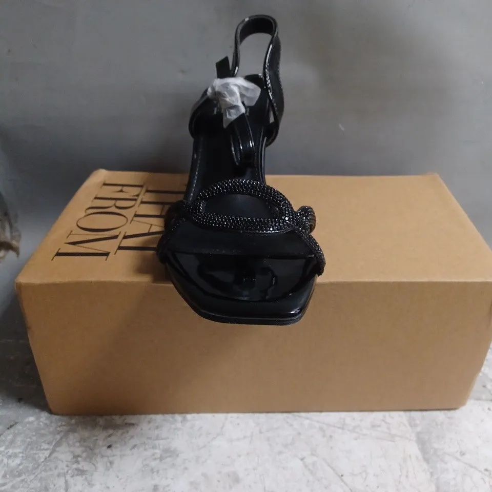 BOXED PAIR OF WHERE'S THAT FROM OPEN TOE HEELED SANDALS IN BLACK SIZE UK 5