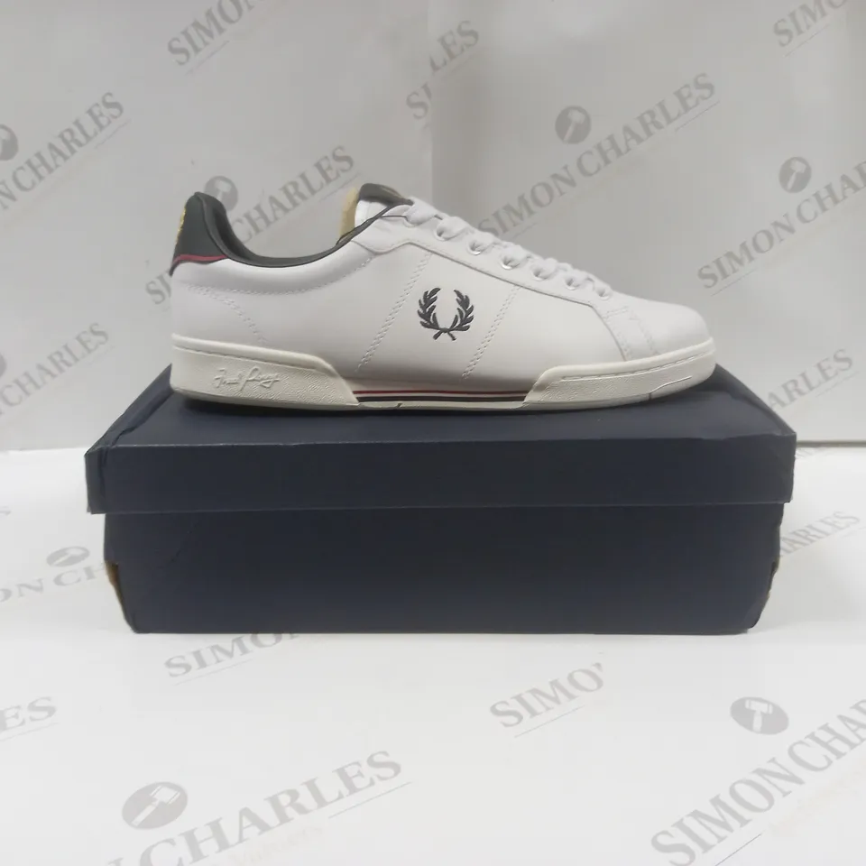 BOXED PAIR OF FRED PERRY B4294 LEATHER TRAINERS UK SIZE 10 