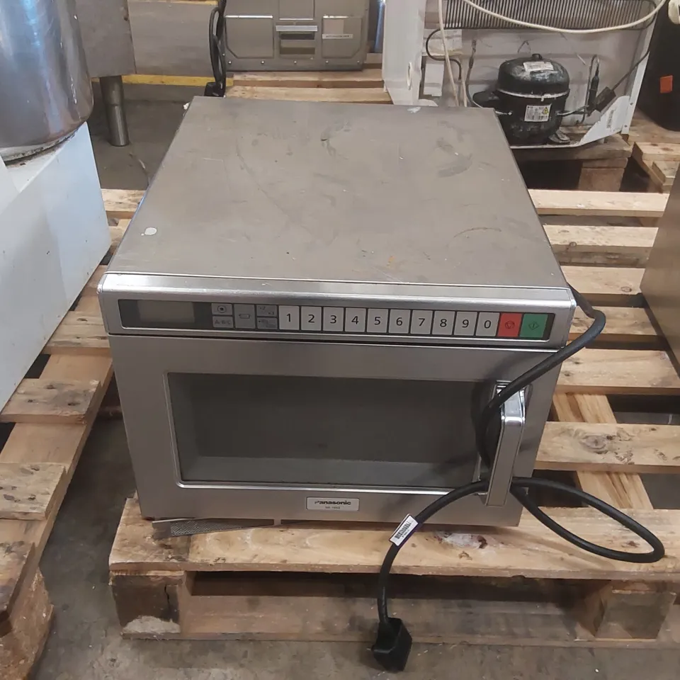 PANASONIC NE-1853 COMMERCIAL MICROWAVE OVEN