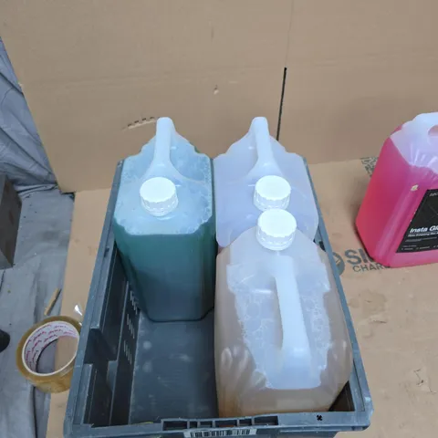 TOTE OF APPROXIMATELY 4 ASSORTED LIQUIDS TO INCLUDE: EZ CAR CARE INSTA GLOSS 5L