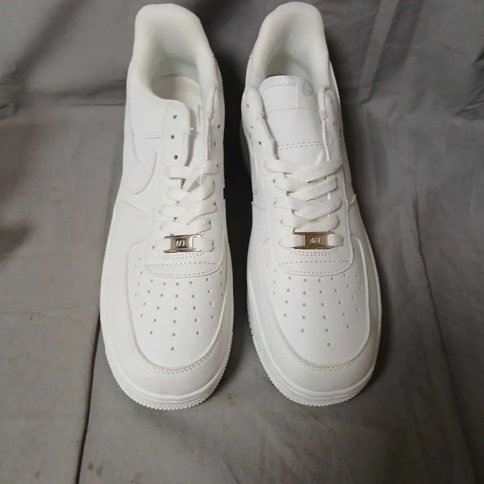 NIKE AIR FORCE 1 LOW WHITE SNEAKERS – UK 8.5 (US 9.5) – MEN’S