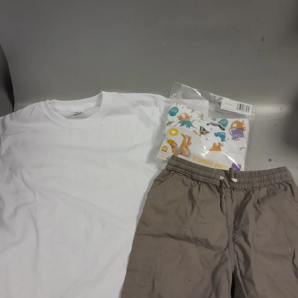 APPROXIMATELY 20 ASSORTED CHILDRENS CLOTHING PRODUCTS IN AGES RANGING FROM 0-5YRS 