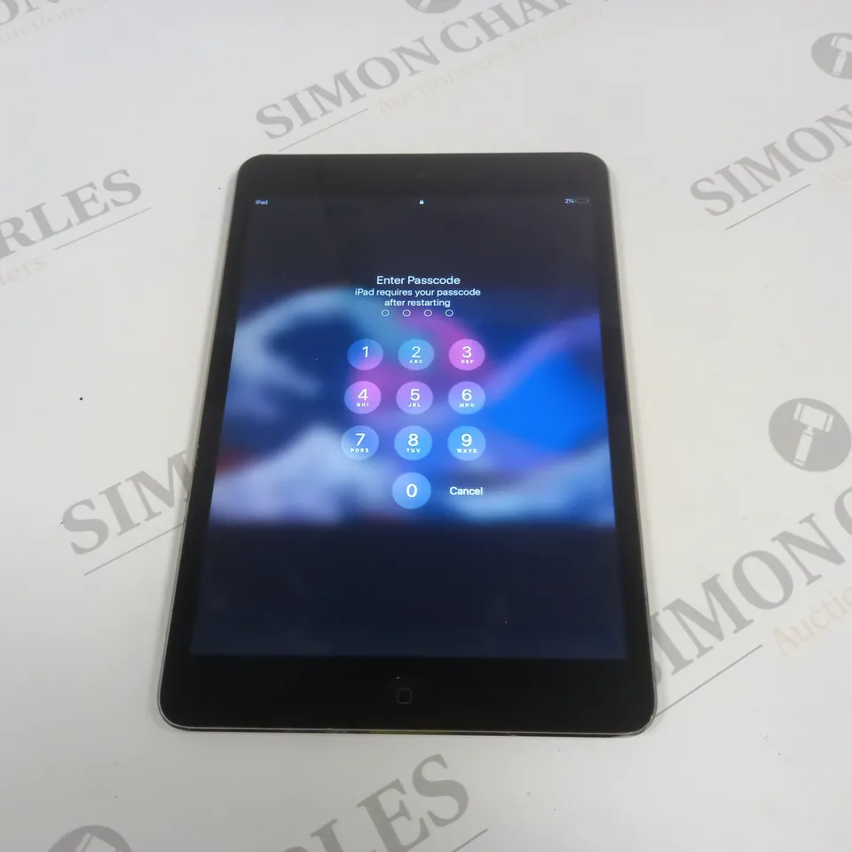 UNBOXED APPLE IPAD TABLET IN SILVER - A1489