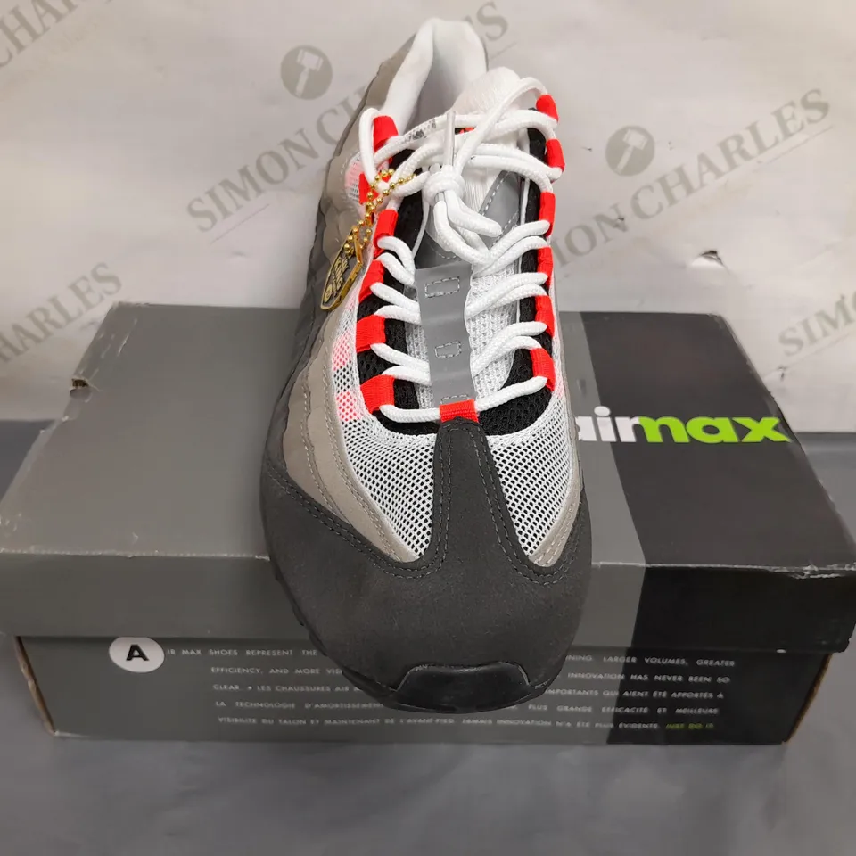 BOXED PAIR OF NIKE AIR MAX 95 TT SHOES IN BLACK/GREY/ORANGE UK SIZE 10