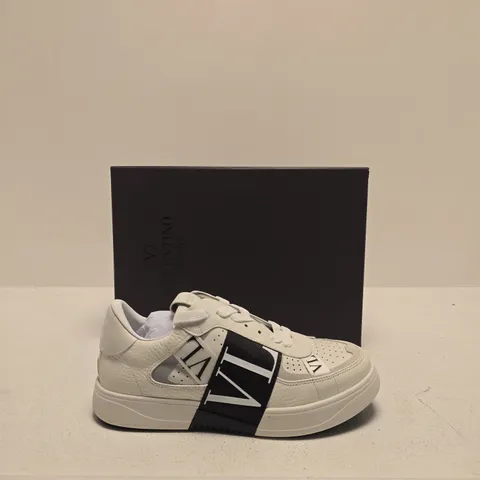 VALENTINO GARAVANI VLTN SNEAKERS – WHITE, PAIR SIZE EU 42
