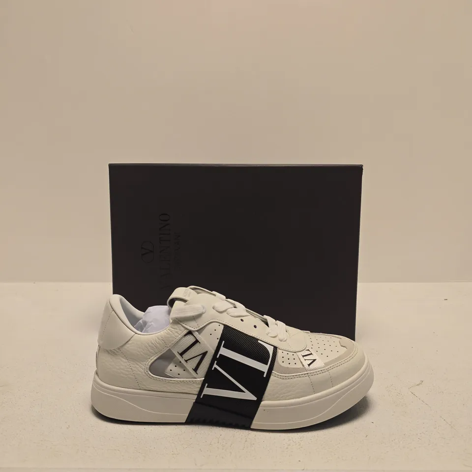 VALENTINO GARAVANI VLTN SNEAKERS – WHITE, PAIR SIZE EU 42