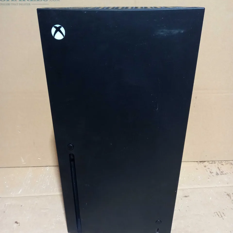 XBOX SERIES X THEMED MINI FRIDGE	