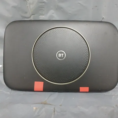 APPROXIMATELY 10 ASSORTED ELECTRICAL ITEMS TO INCLUDE BT WI-FI ROUTER, ETC