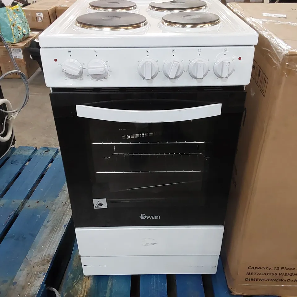 SWAN SX16710W 50CM WIDE ELECTRIC SOLID PLATE COOKER - WHITE
