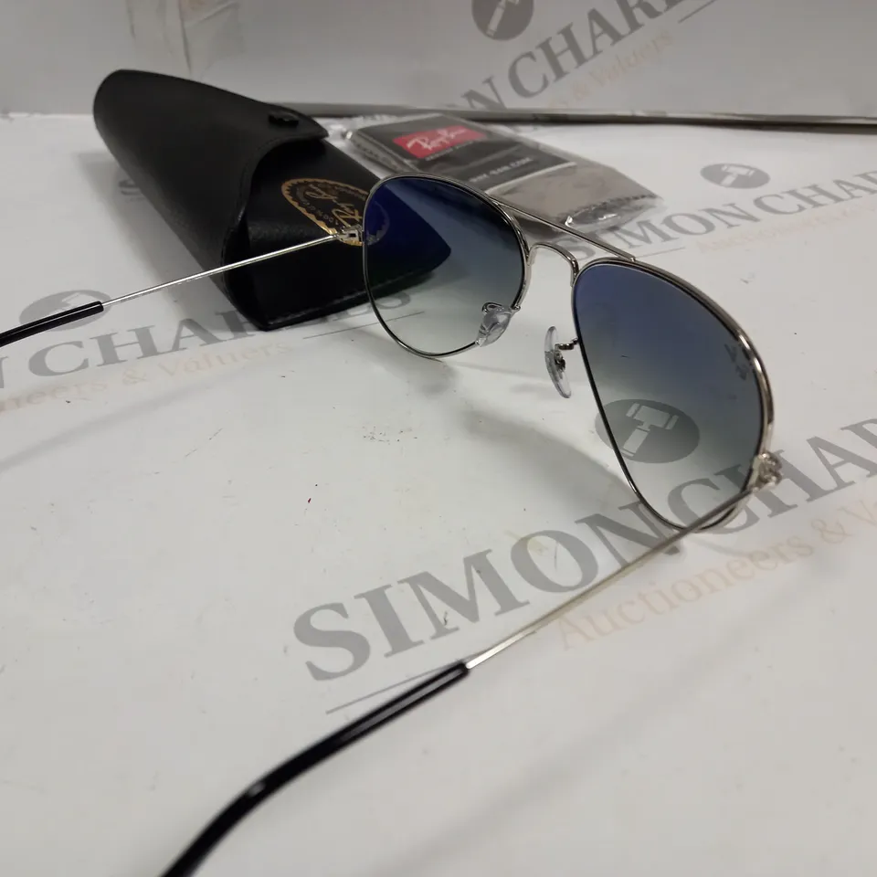 PAIR OF RAYBAN GLASSES IN CASE