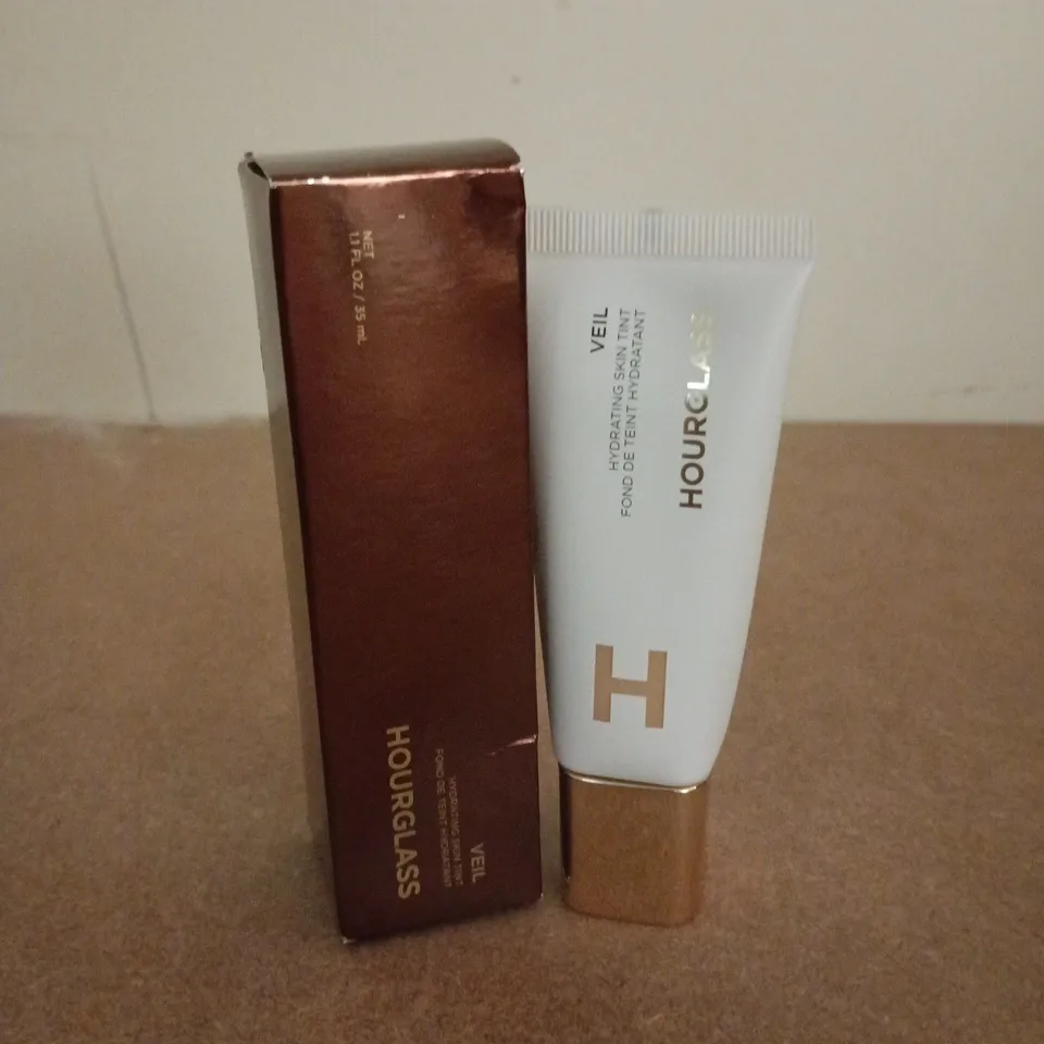 BOXED HOURGLASS VEIL HYDRATING SKIN TINT 7 (35ML)