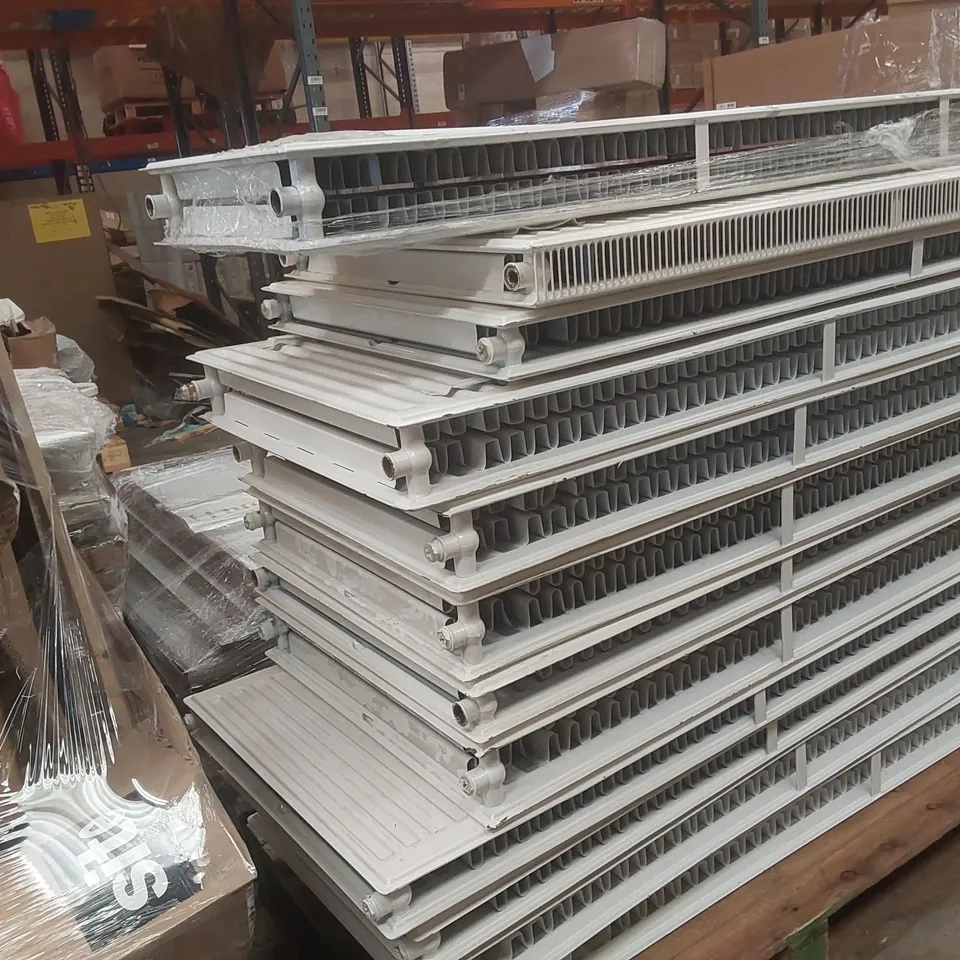 PALLET CONTAINING APPROXIMATELY 11x ASSORTED RADIATORS