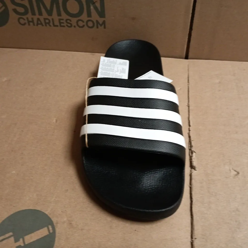 PAIR OF ADIDAS ADILETTE AQUA SLIDES IN BLACK/WHITE SIZE UK 11