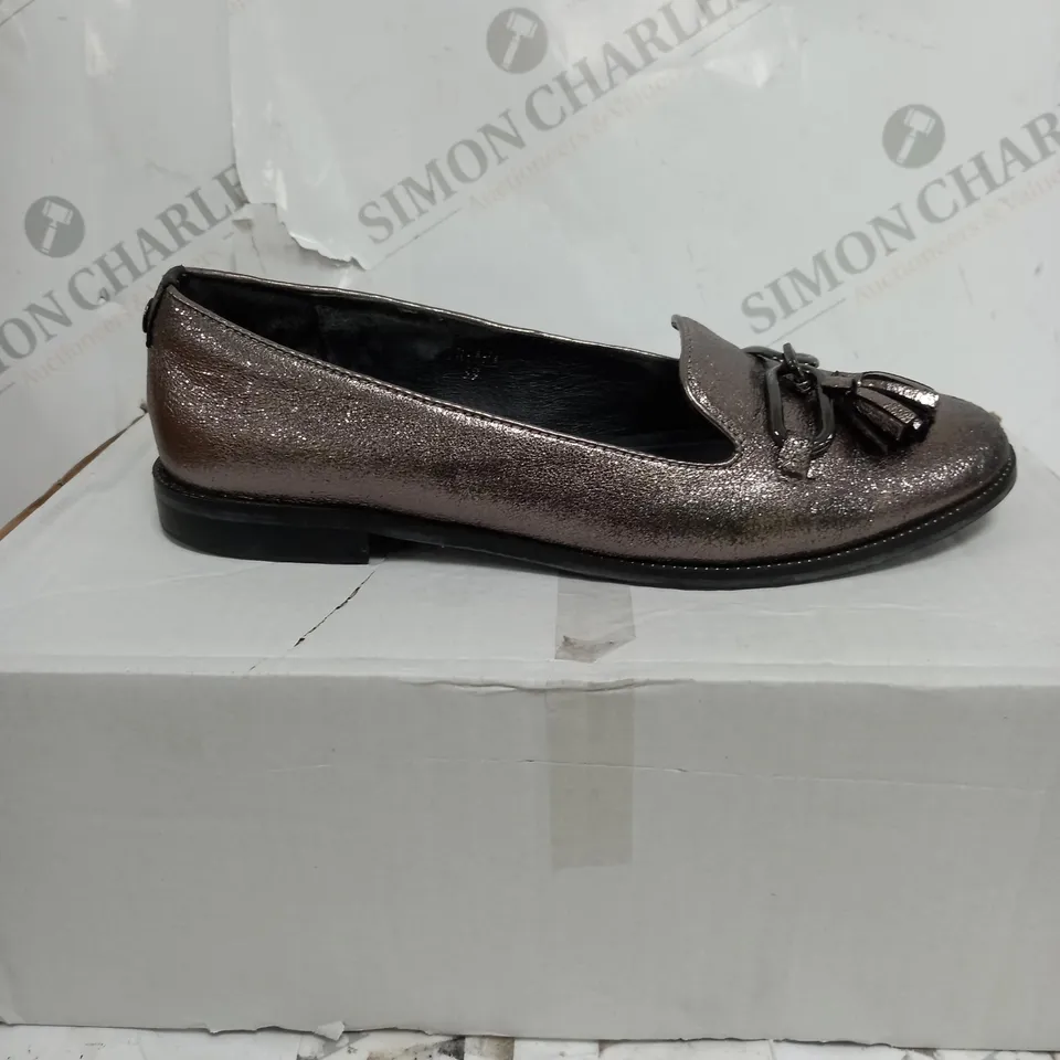 BOXED PAIR OF MODA IN PELLE FRIANI LOATHER SIZE 6 