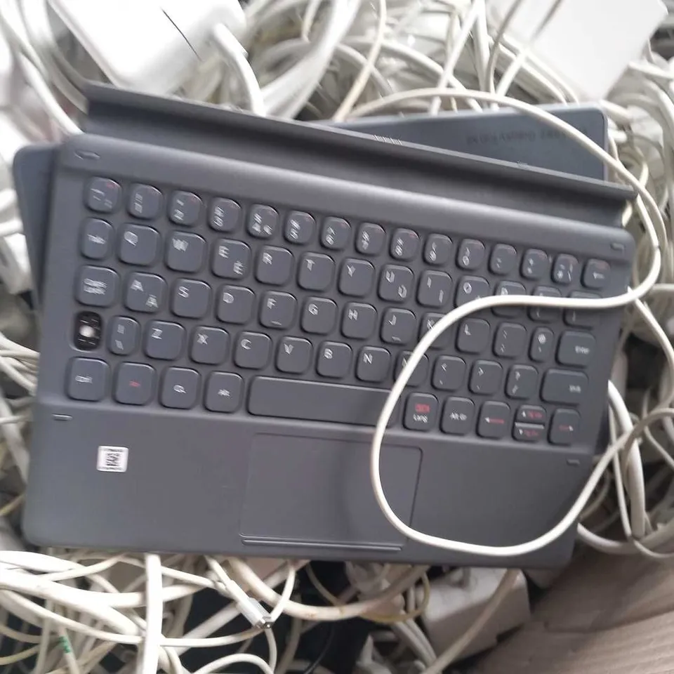 PALLET OF A SIGNIFICANT QUANTITY OF ASSORTED ELECTRICAL ACCESSORIES, TO INCLUDE APPLE CABLES, PHONE CASES, ETC