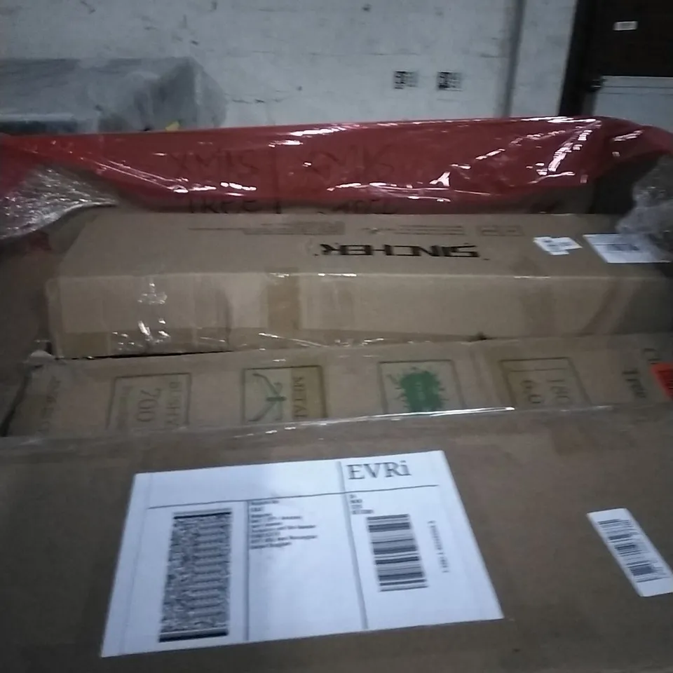 PALLET OF BOXED CHRISTMAS TREES 