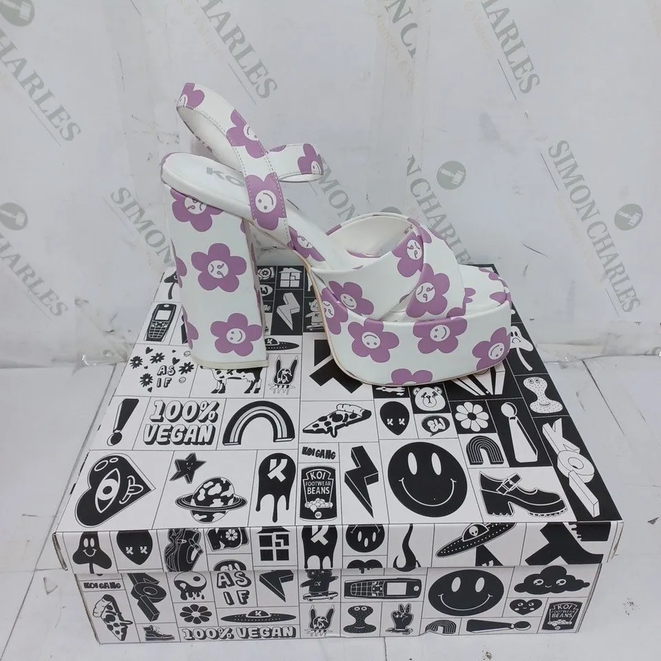 KOI FOOTWEAR LADIES WHITE WITH PURPLE FLOWERS HIGH HEELED SANDALS SIZE 6