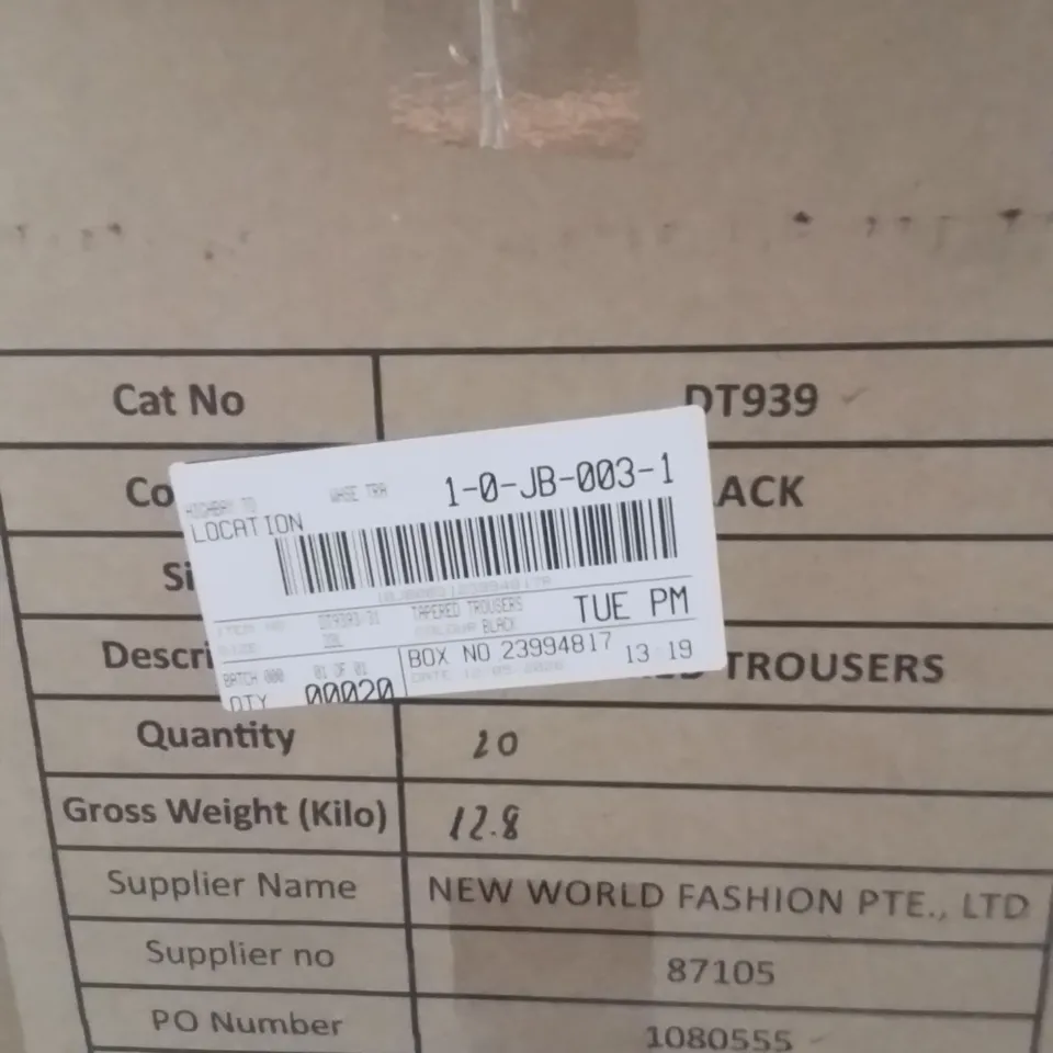 BOXED BRAND NEW APPROXIMATELY 20 JD WILLIAMS TAPERED TROUSERS BLACK SIZE 22L
