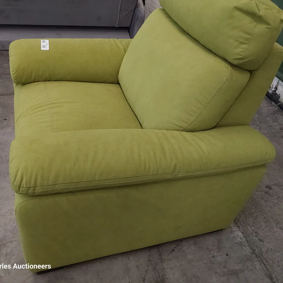 QUALITY ITALIAN DESIGNER SAVAGE POWER RECLINING EASY CHAIR GREEN PLUSH FABRIC 