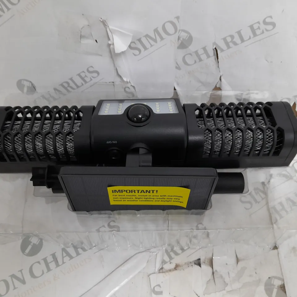 BOXED OUTLET BELL & HOWELL SOLAR ZAPPER