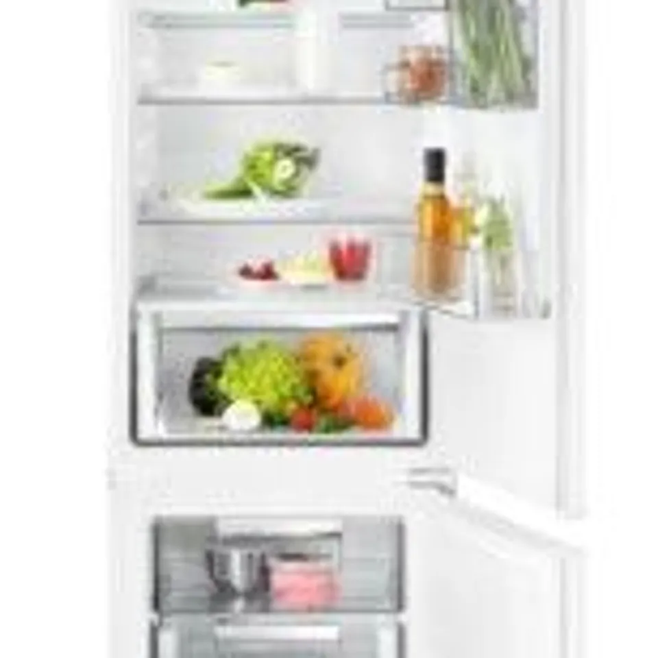 AEG INTEGRATED 70/30 FRIDGE FREEZER 207/60L Model SCE819E5TS RRP £975