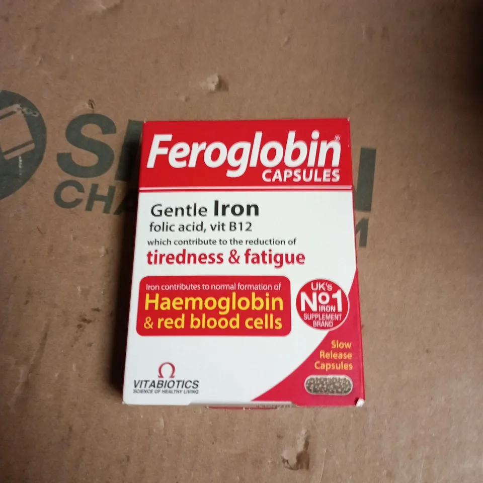 APPROXIMATELY 10 ASSORTED VITAMINS AND SUPPLEMENTS INCLUDING TESTOSTERONE 7000 AND FEROGLOBIN CAPSULES 