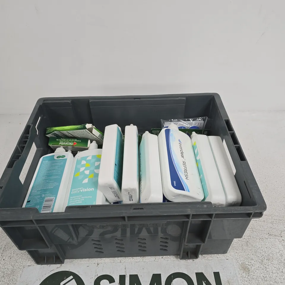TOTE OF APPROXIMATELY 10 ASSORTED ITEMS INCLUDING NICORETTE INHALATOR, EVERCLEAR REFRESH ANS NICORETTE INVISIPATCH