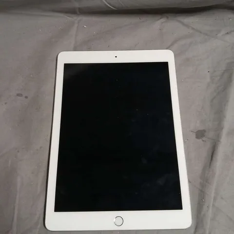 APPLE IPAD TABLET - A1673