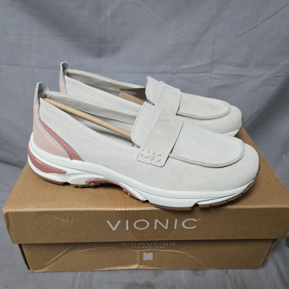 BOXED PAIR OF VIONIC 23 WALK LOAFERS IN CREAM/CAMEO ROSE - SIZE 4